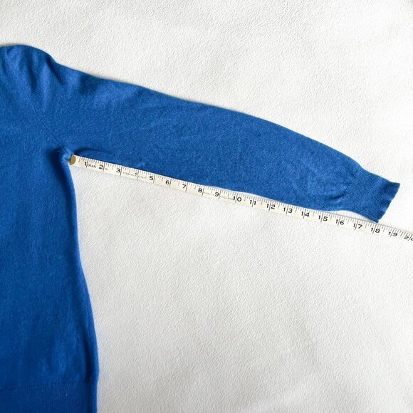 Lord and Taylor Cashmere V-neck Sweater - Medium - Picture 3 of 5